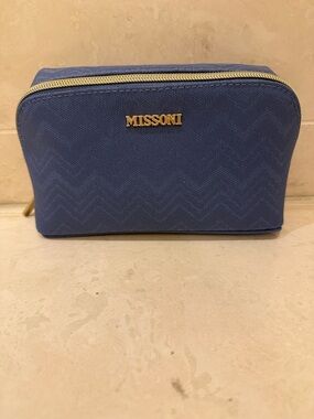 NWT😍MISSONI FOR DELTA BLUE CHEVRON ZIPPERED CASE WITH ALL CONTENTS AND GOLD LOGO